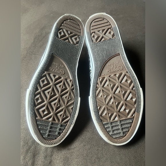 Converse Shoes - Picture 9 of 10